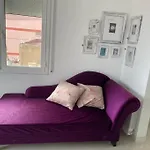 Cute And Comfortable -C&C-Hutt-010593